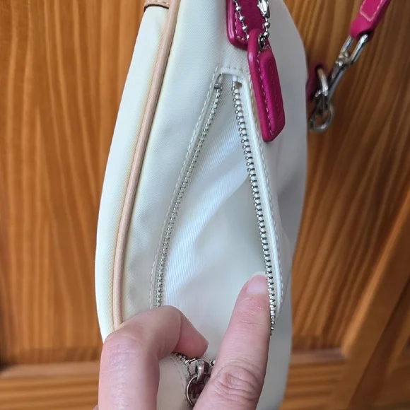 Coach Crossbody Bag in Cream and Pink EUC - Picture 4 of 9